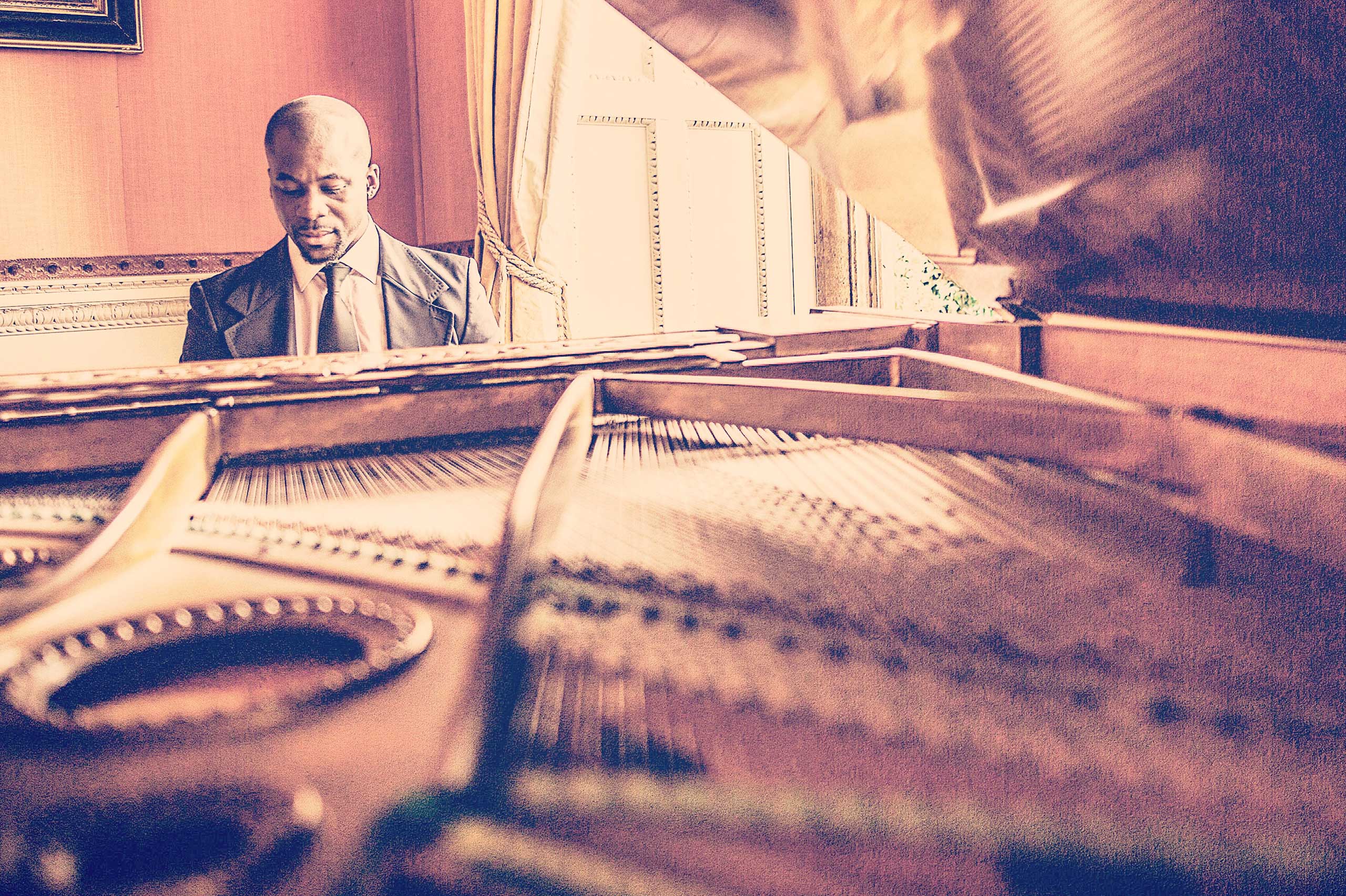 wedding pianist, wedding entertainment