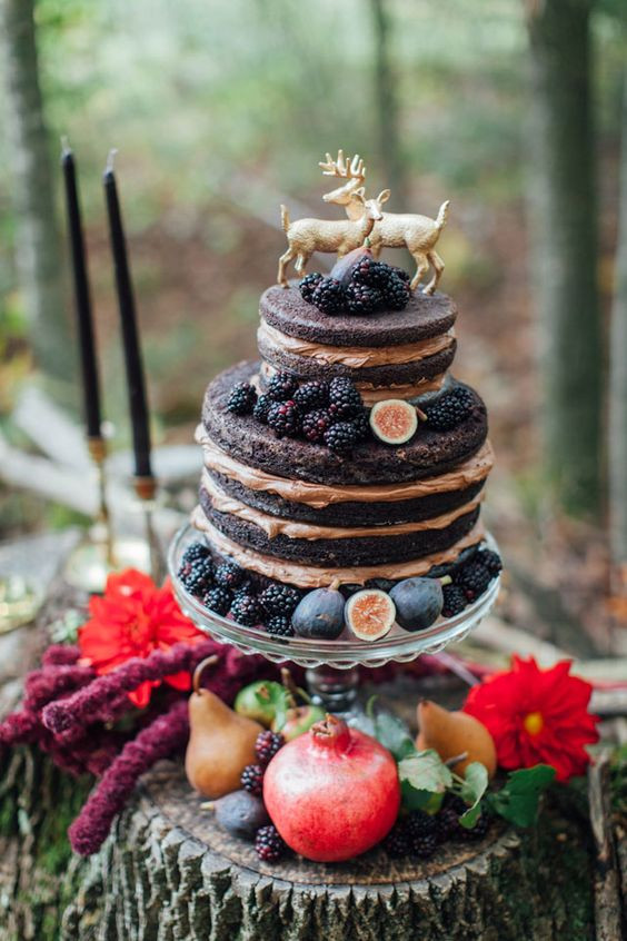 Naked wedding cake, wedding cake trends, 2018 wedding cakes