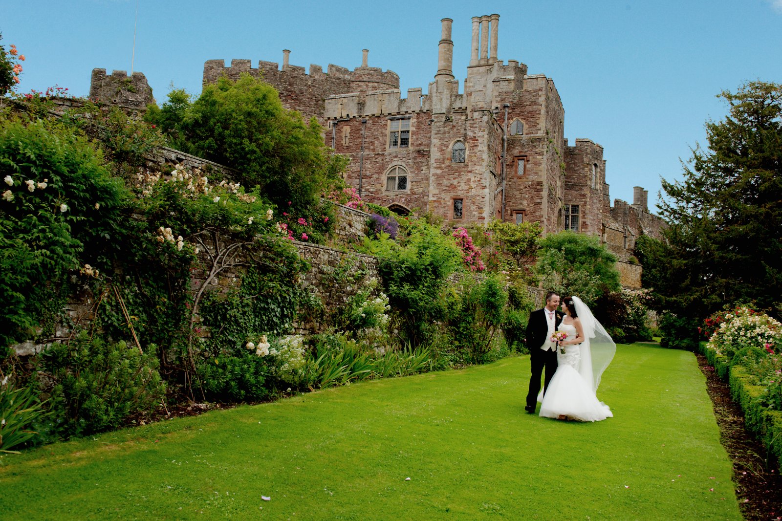 Berkeley Castle wedding venue gloucestershire