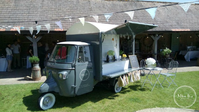 miss b's bubbles, mobile bar hire, wedding bar hire