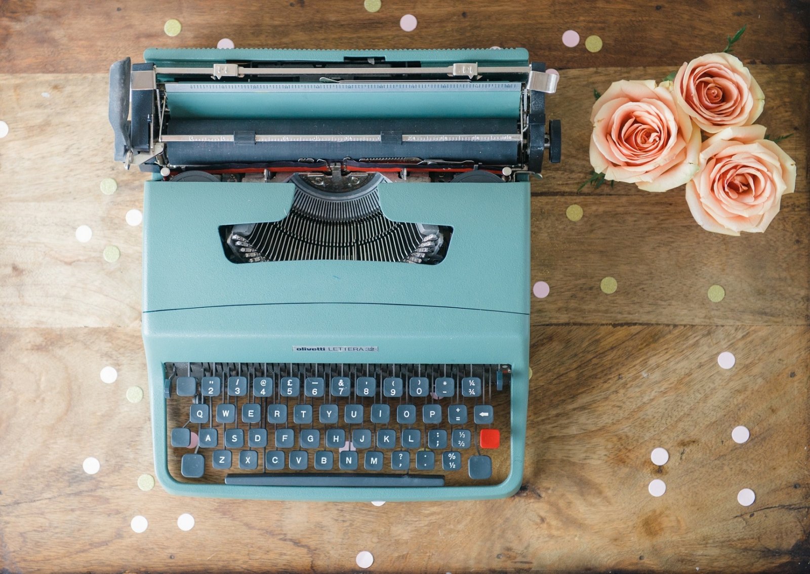 typewriter wedding decor