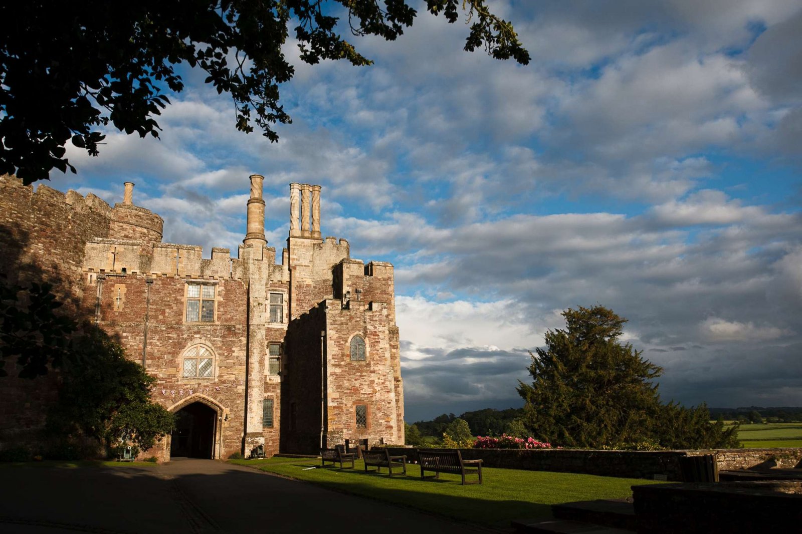 berkeley castle, wedding venue gloucestershire